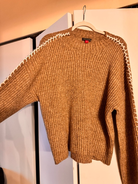 Vince Camuto Sweaters - Vince Camuto Camel Ribbed Crewneck Sweater with White Accent